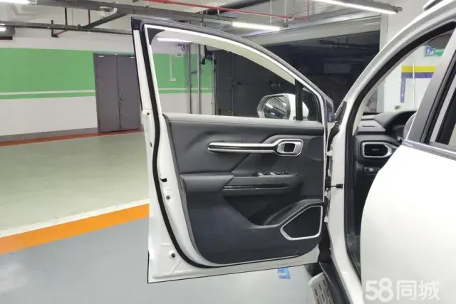 GEELY Okavango 2021 car image #8