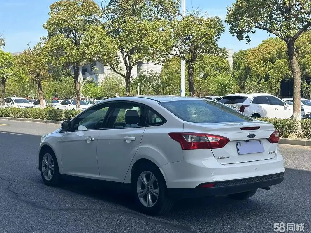 Ford Focus 2012 #8 Ford Focus 2012 car image #8