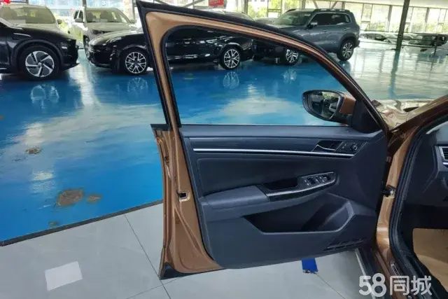 Volkswagen C-Trek 2018 immagine di auto #8