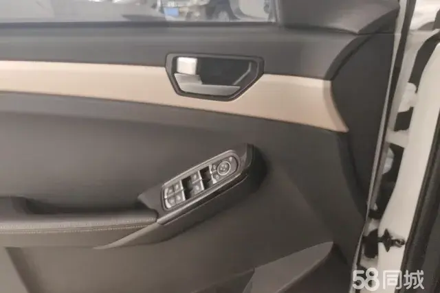 哪吒汽车 哪吒N01 2018 汽车图片 #8