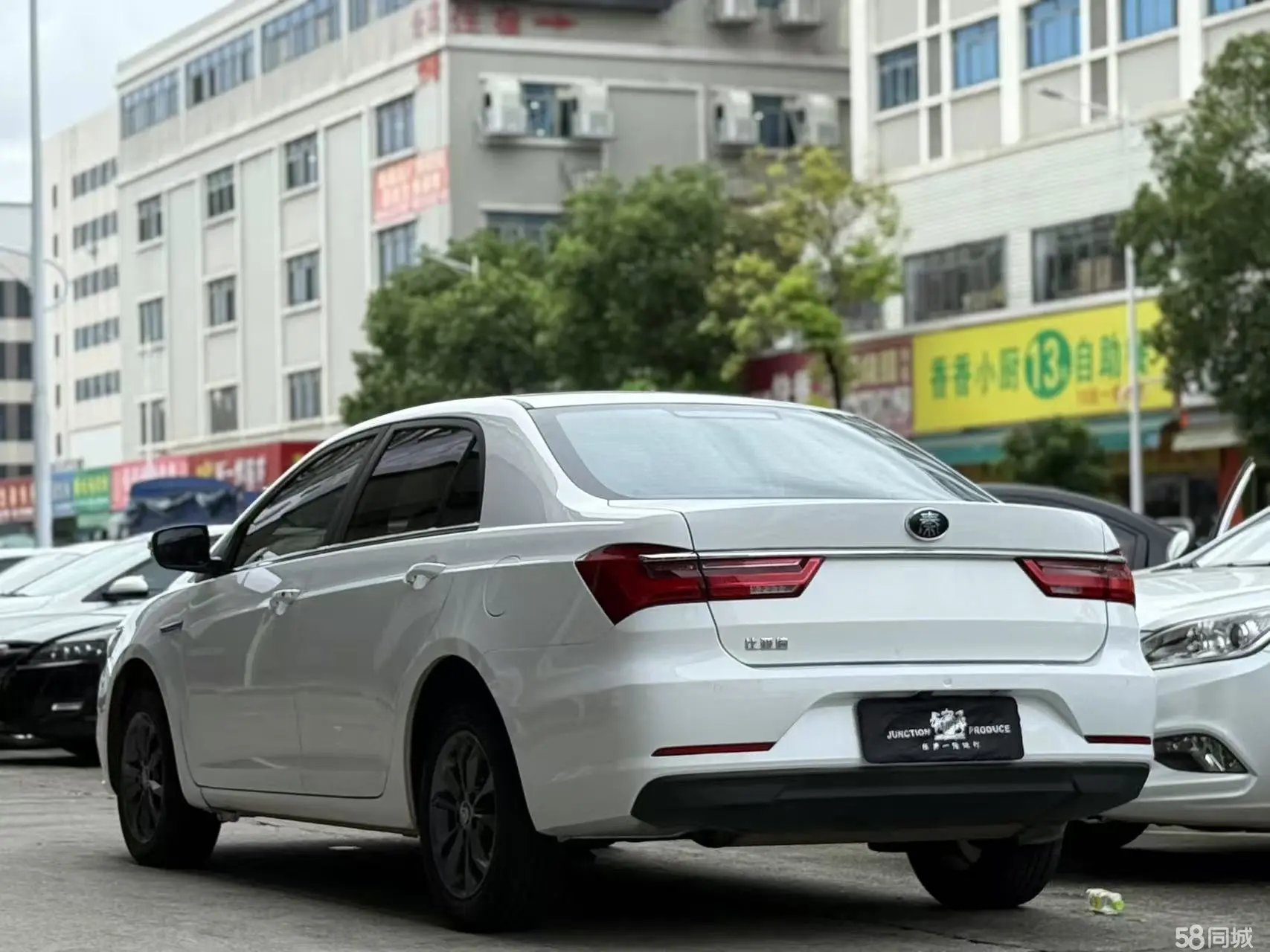 BYD Qin 2019 #8 BYD Qin 2019 car image #8