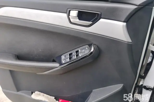 哪吒汽车 哪吒N01 2019 汽车图片 #8