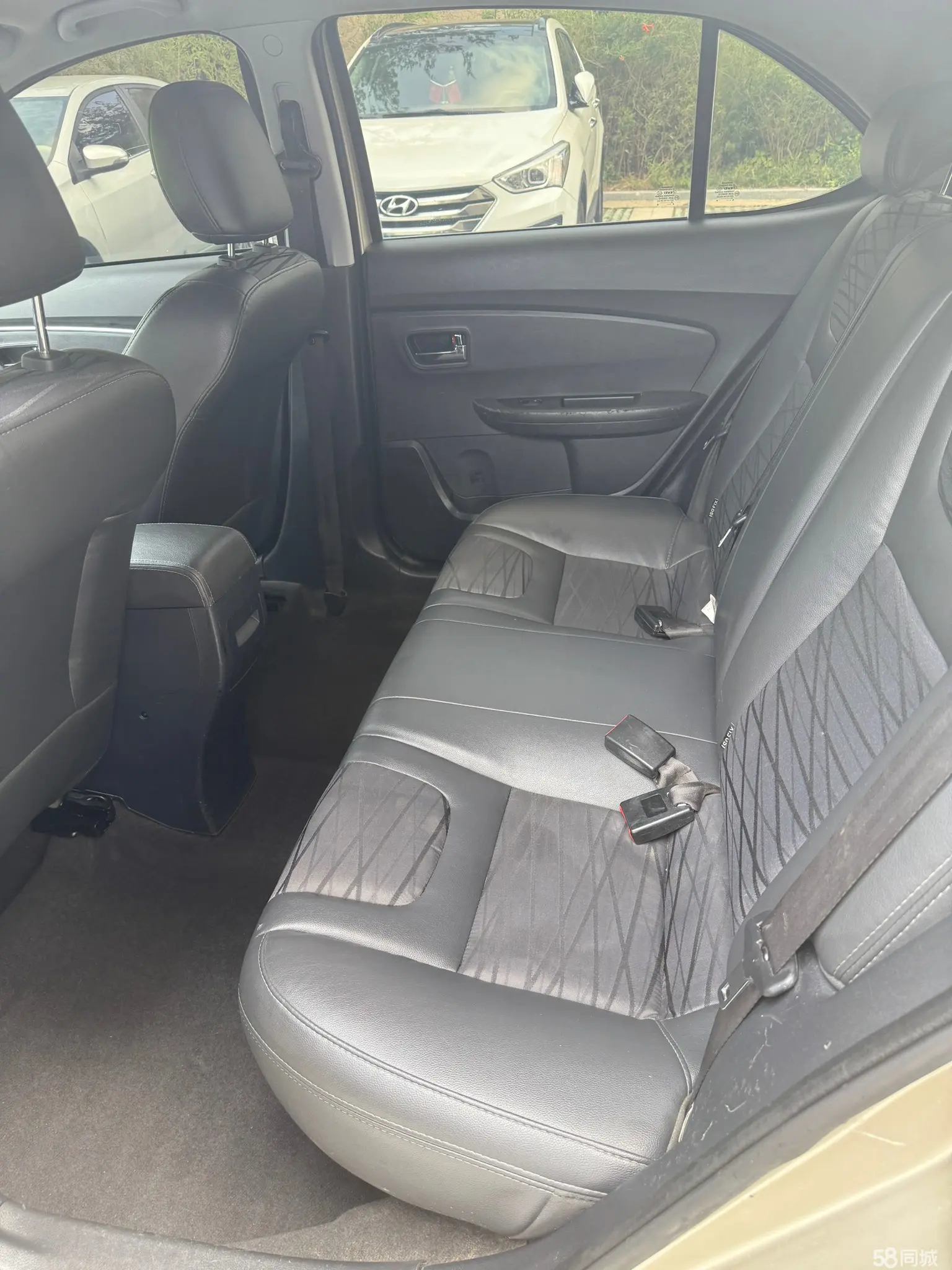 Kaiyi E3 2018 #8 Kaiyi E3 2018 car image #8