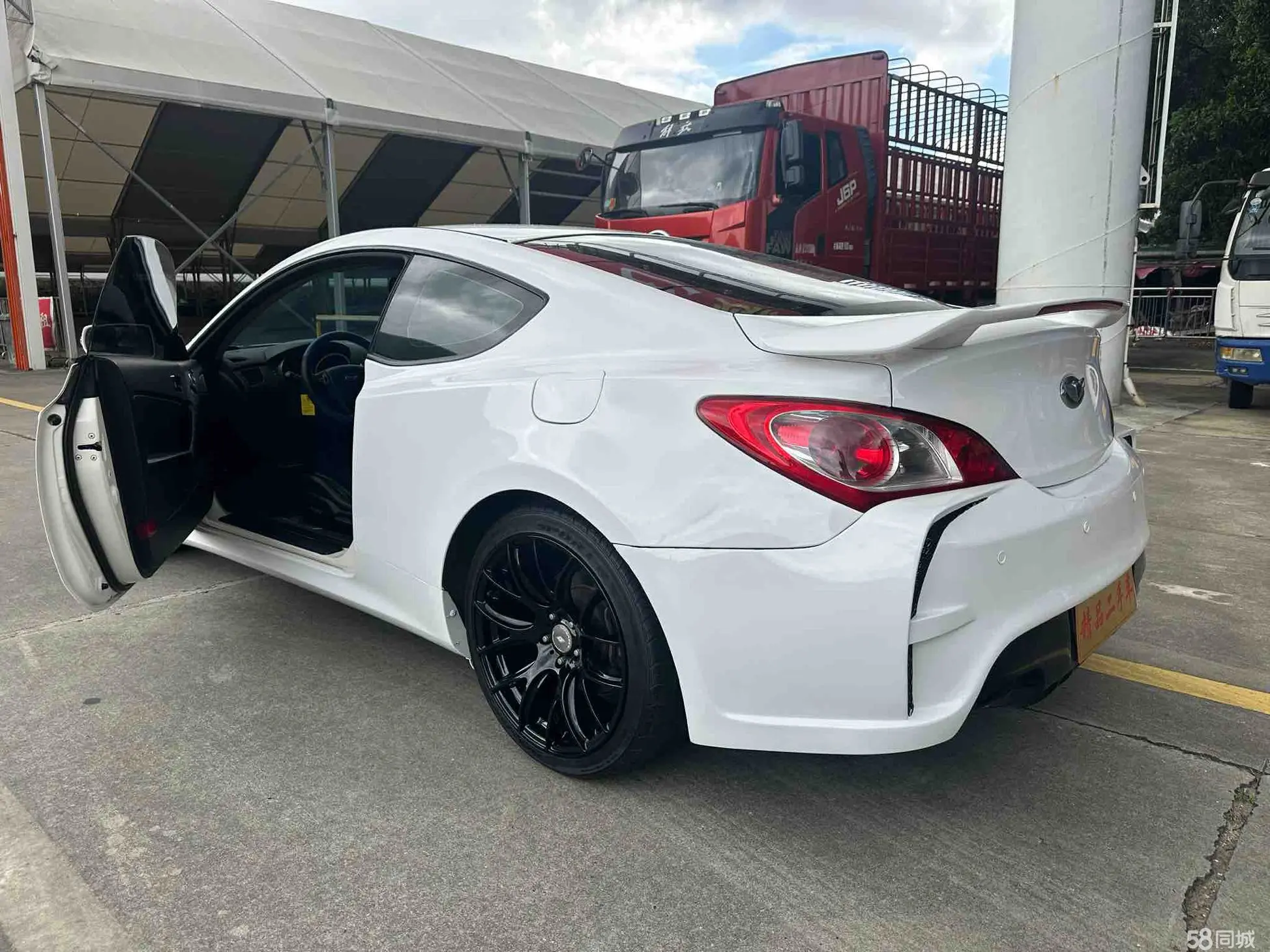 Hyundai Rohens-Coupe 2010 car image #8