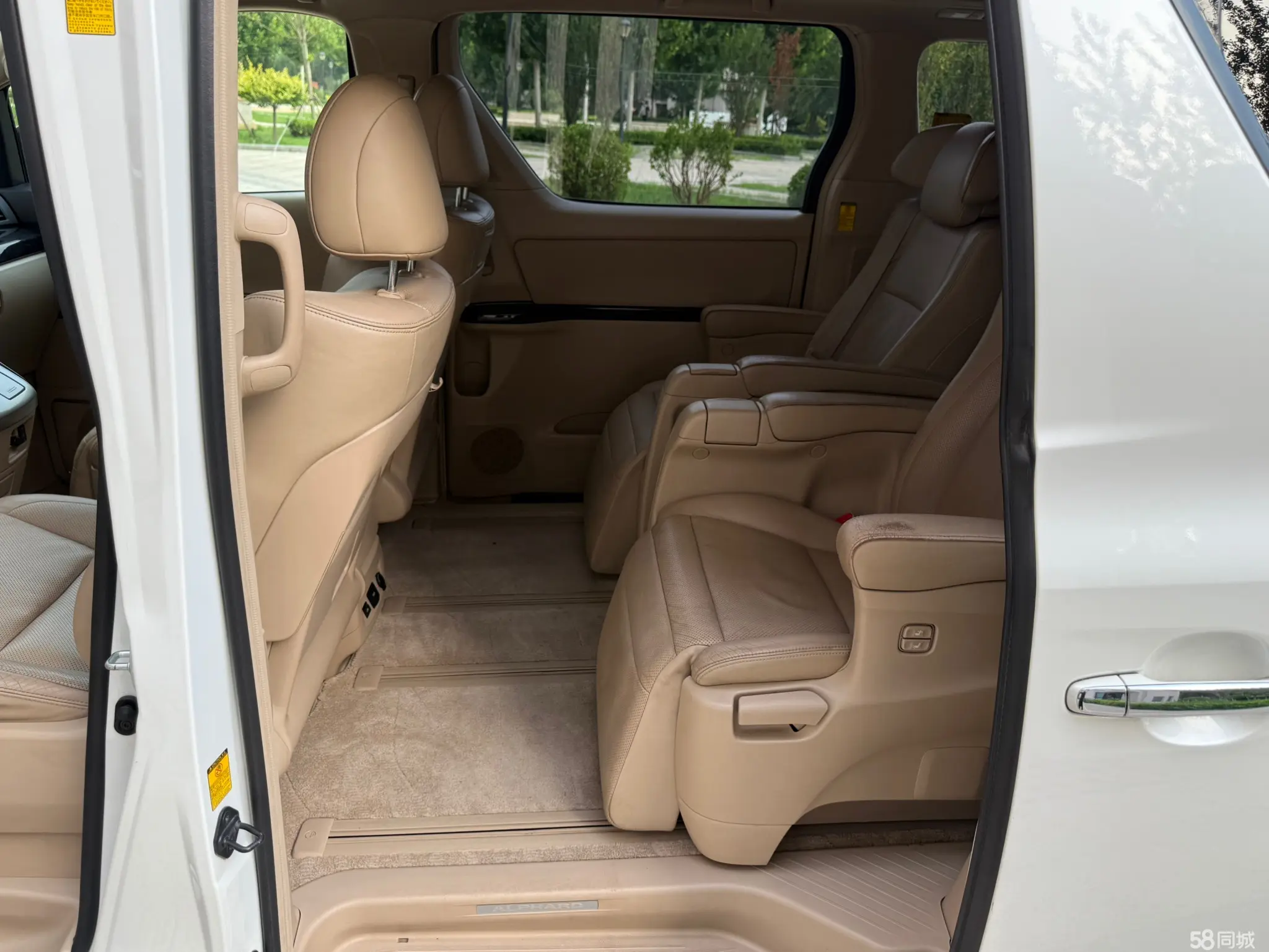 丰田 埃尔法 2013 汽车图片 #8