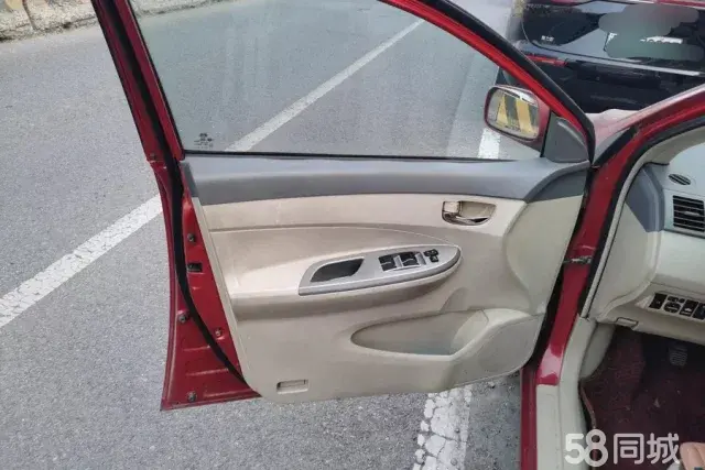 BYD L3 2013 car image #8