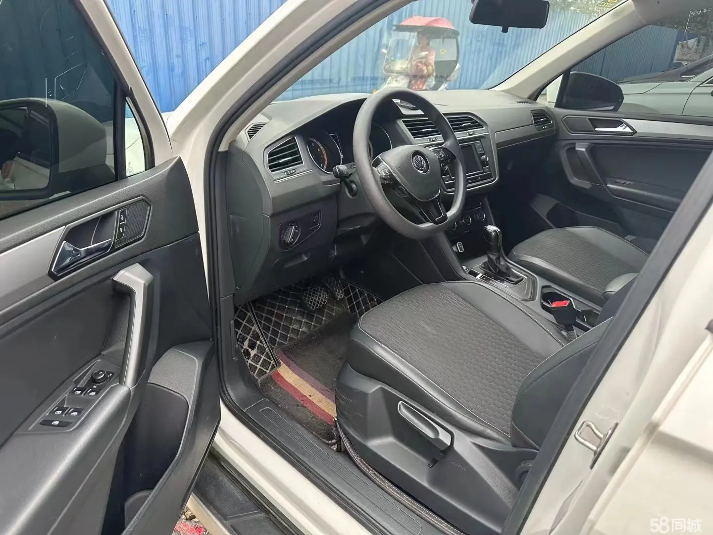 Volkswagen Tiguan L 2020 immagine di auto #8