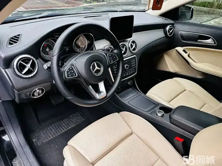 Mercedes-Benz GLA Class 2015 car image #8