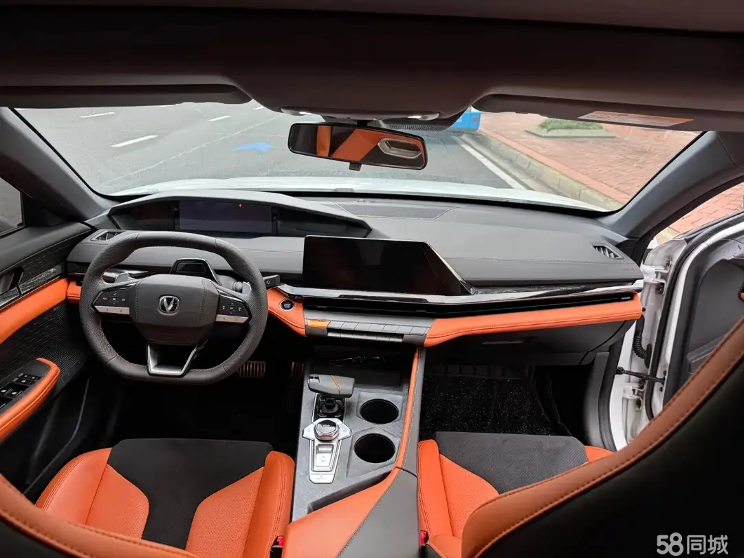 Changan UNI-V 2023 صورة سيارة #8