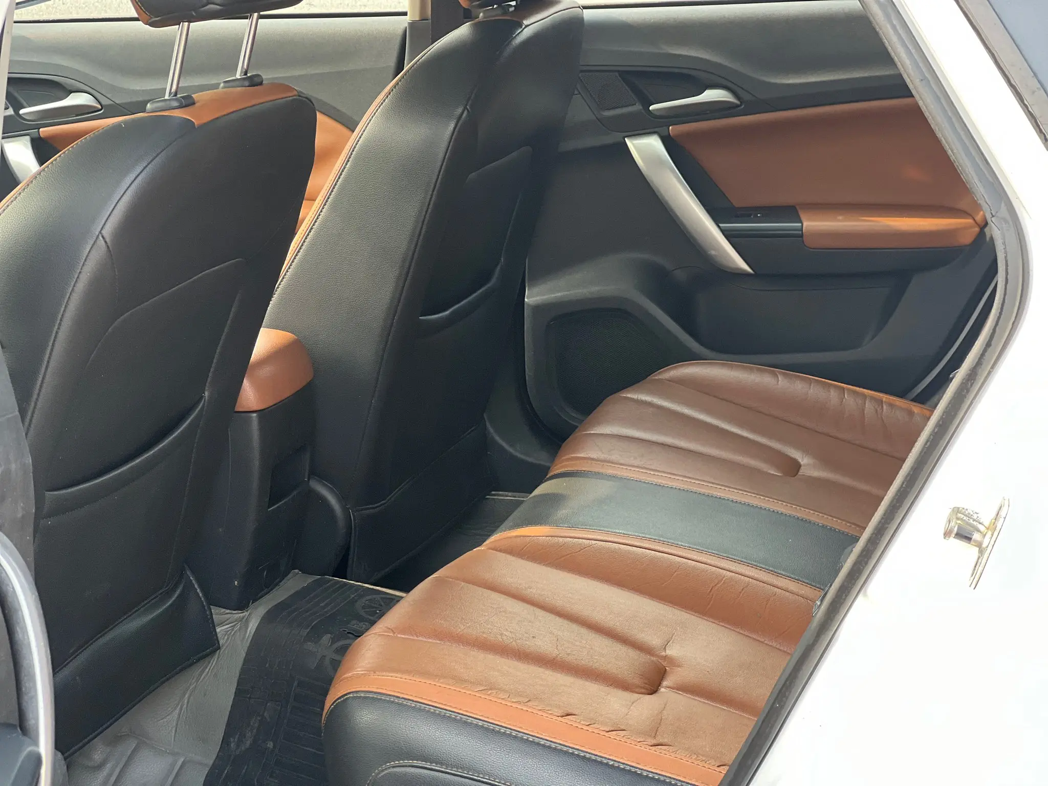 MG GT 2016 #8 MG GT 2016 car image #8