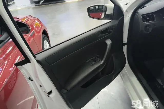 Skoda Rapid Spaceback 2018 car image #8