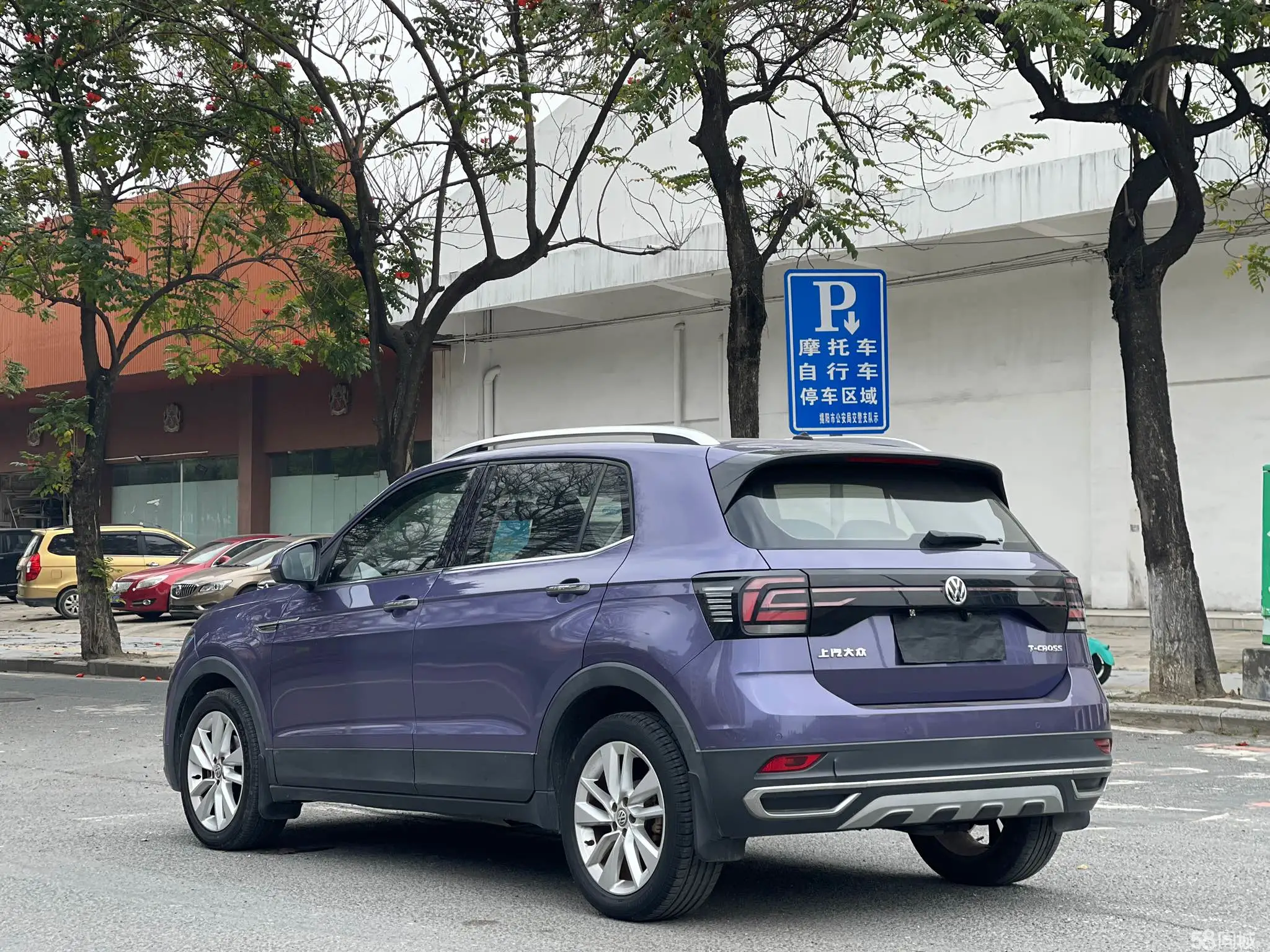 Volkswagen T-Cross 2019 #8 Volkswagen T-Cross 2019 car image #8