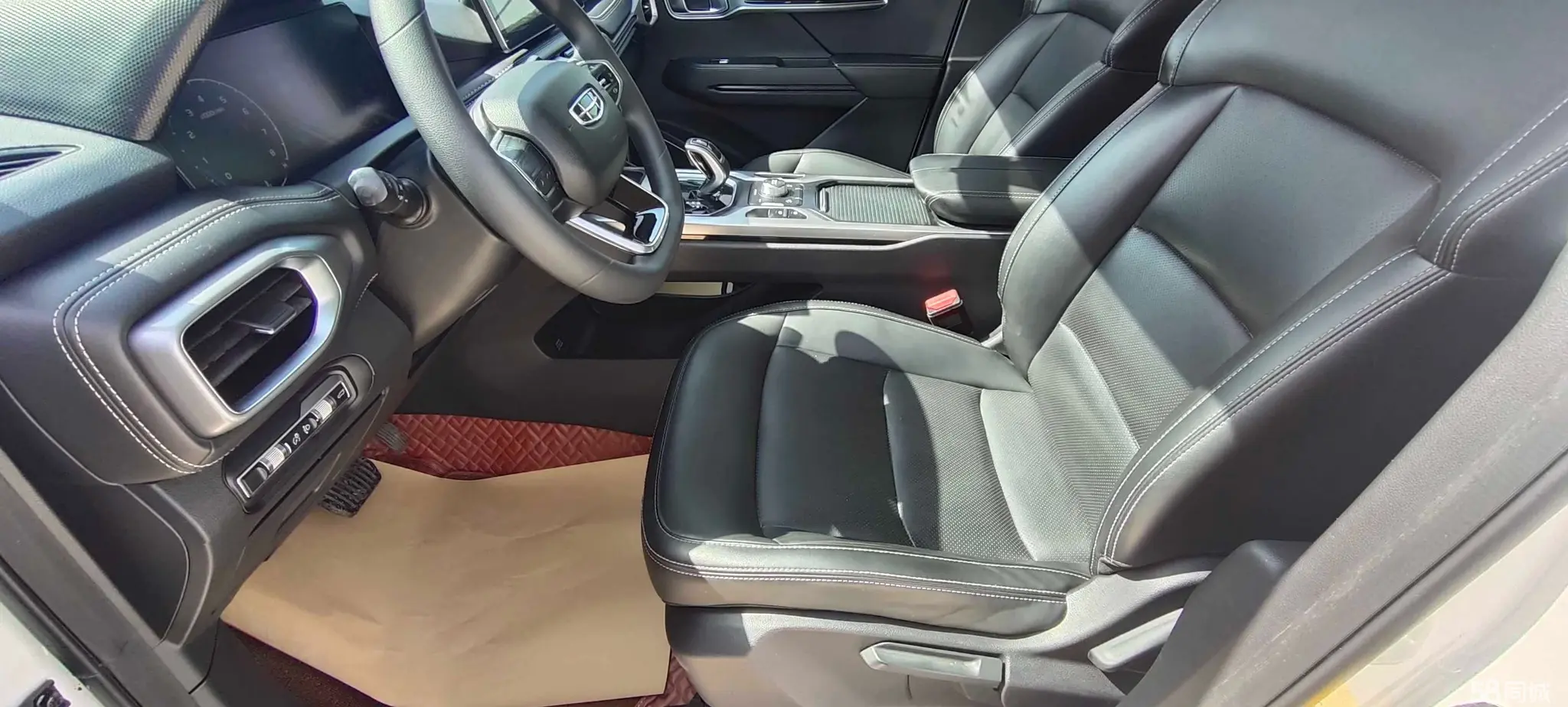 GEELY Okavango 2021 car image #8