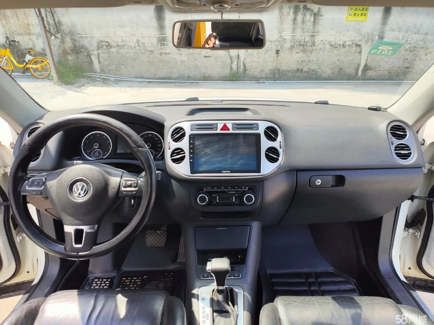 Volkswagen Tiguan 2011 car image #8
