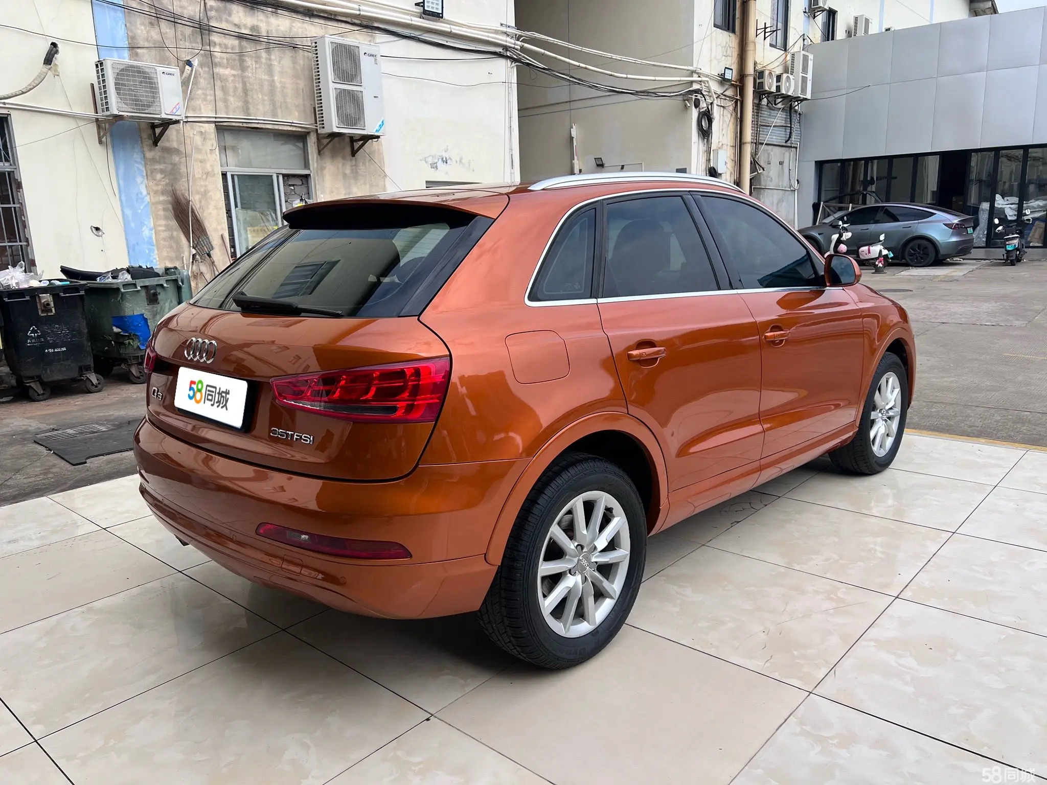 Audi Q3 2013 car image #8