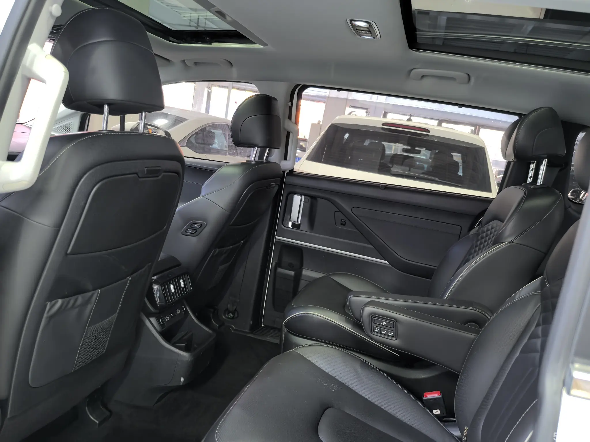 Hyundai Custo 2022 car image #8