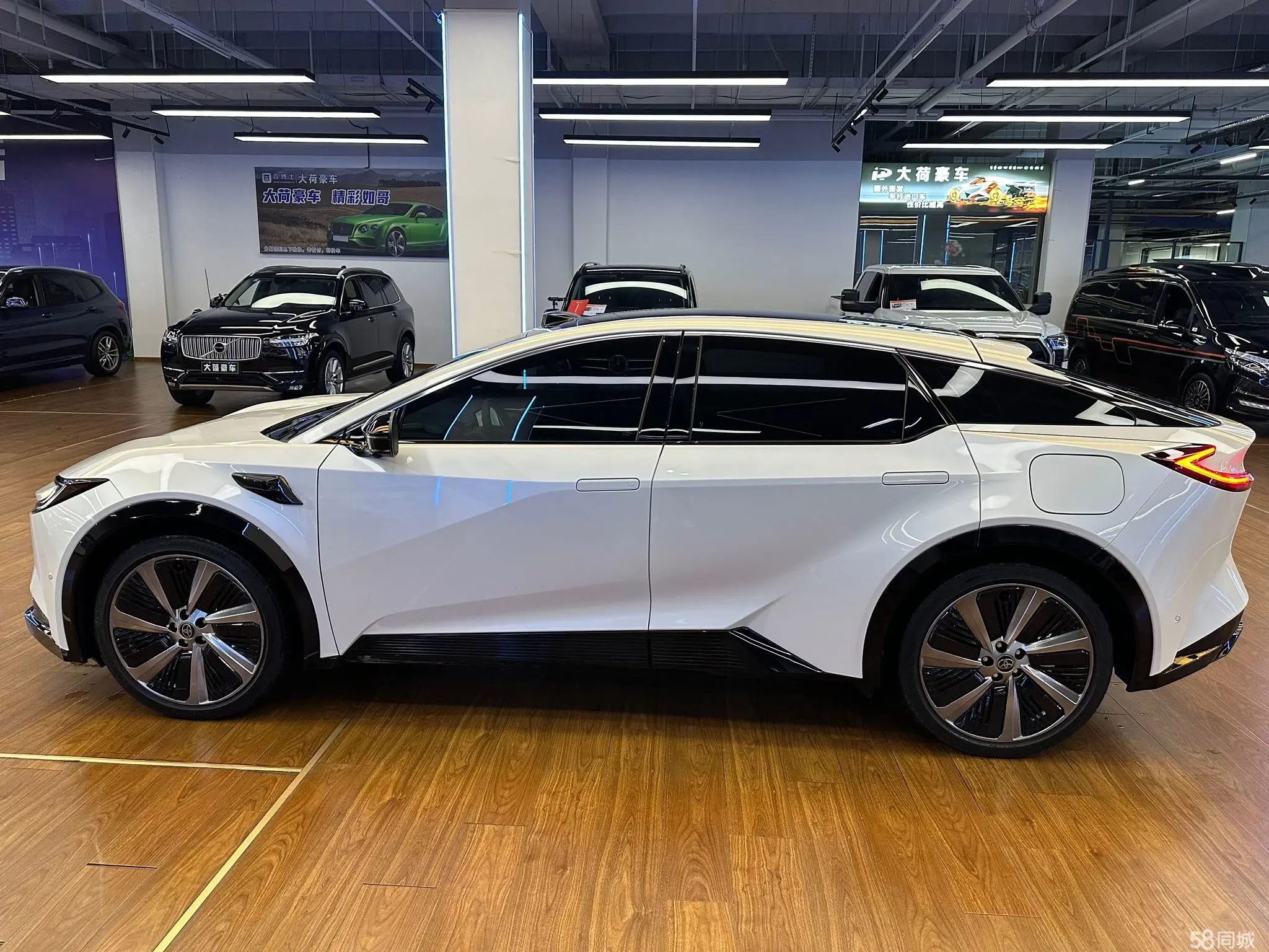 Toyota bZ5 2025 #8 Toyota bZ5 2025 car image #8