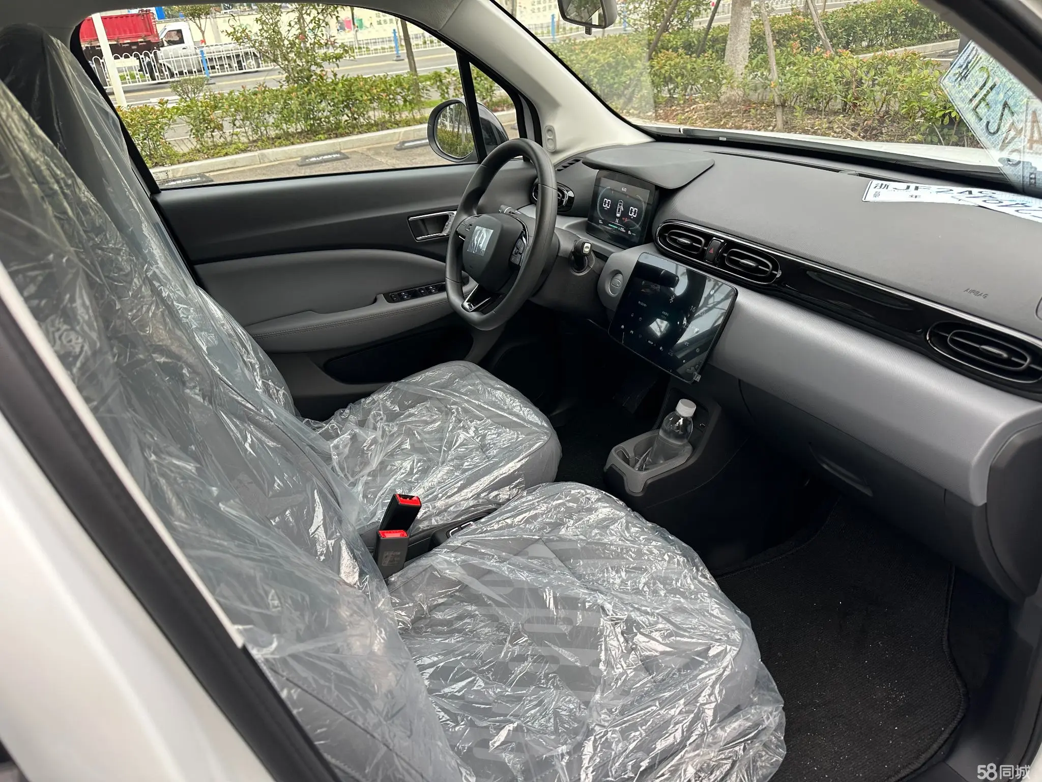 零跑汽车 零跑T03 2025 汽车图片 #8