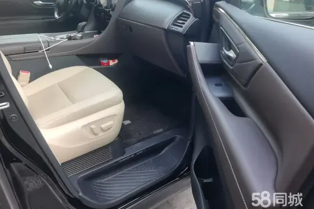 Toyota Alphard 2024 immagine di auto #8