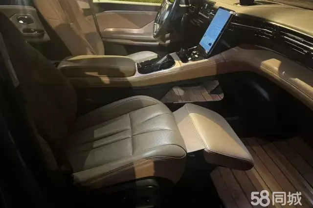 NIO ES8 2019 car image #8