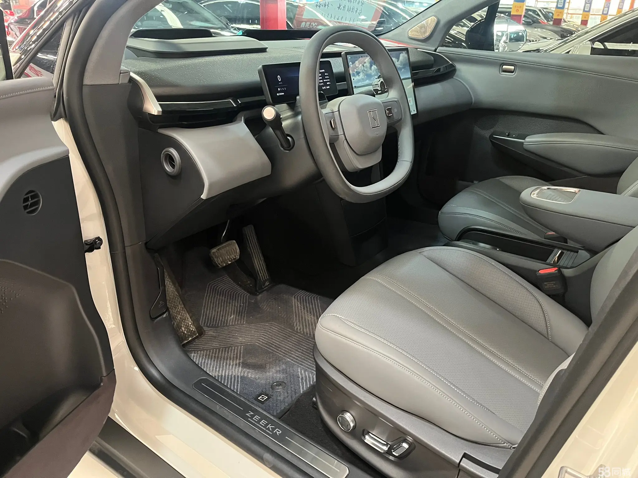 极氪 极氪X 2023 汽车图片 #8