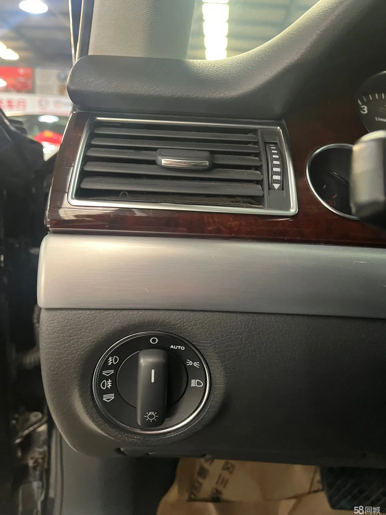 Audi A8 2010 immagine di auto #8