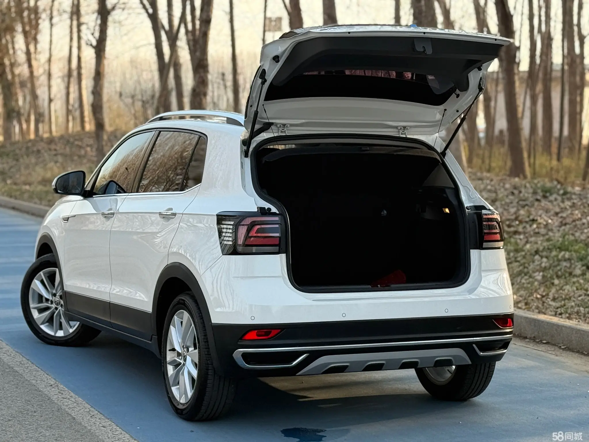 Volkswagen T-Cross 2021 car image #8