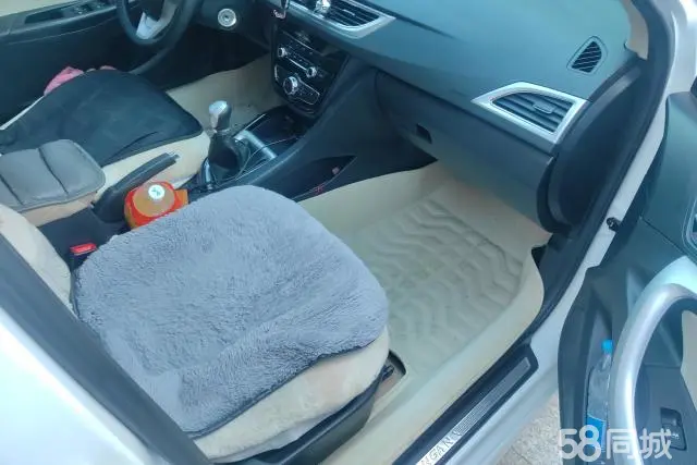 Changan Alsvin V7 2016 car image #8