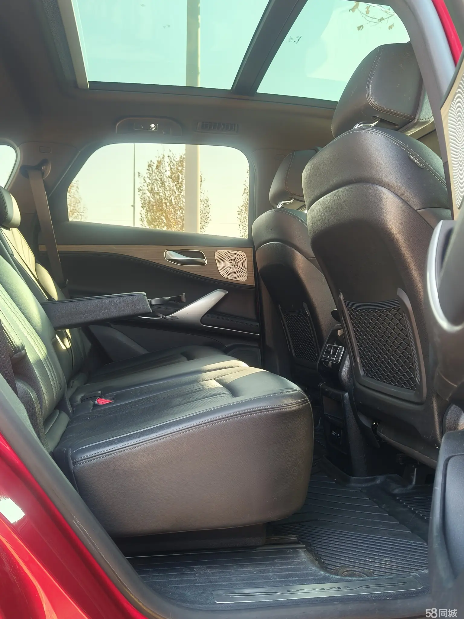 Denza X 2020 car image #8