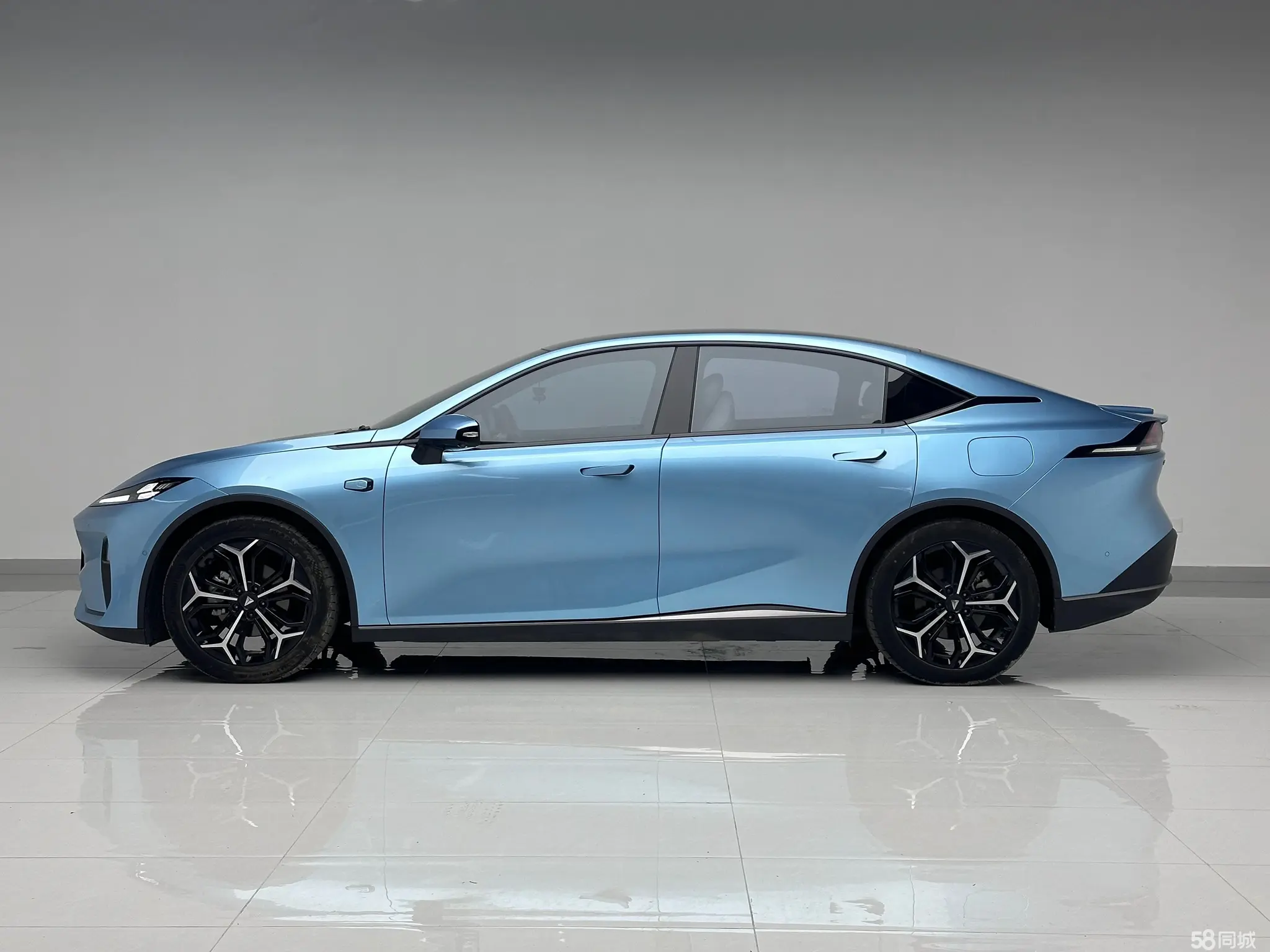 Deepal S07 2024 car image #8