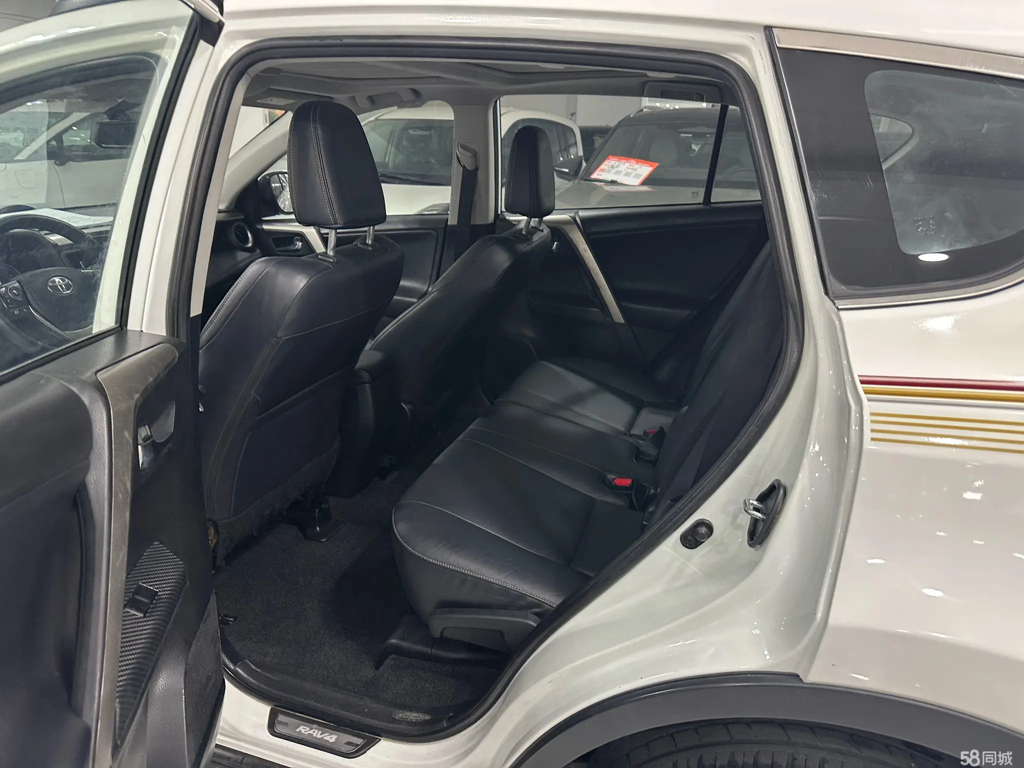 Toyota RAV4 2014 car image #8