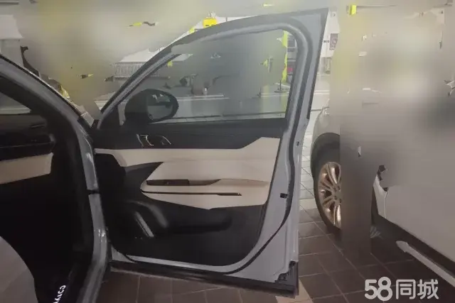 Lynk & Co 01 EM-P 2022 car image #8