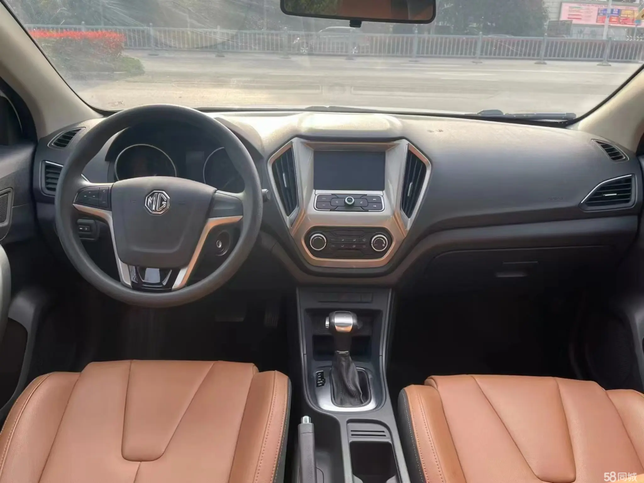 MG GT 2018 car image #8