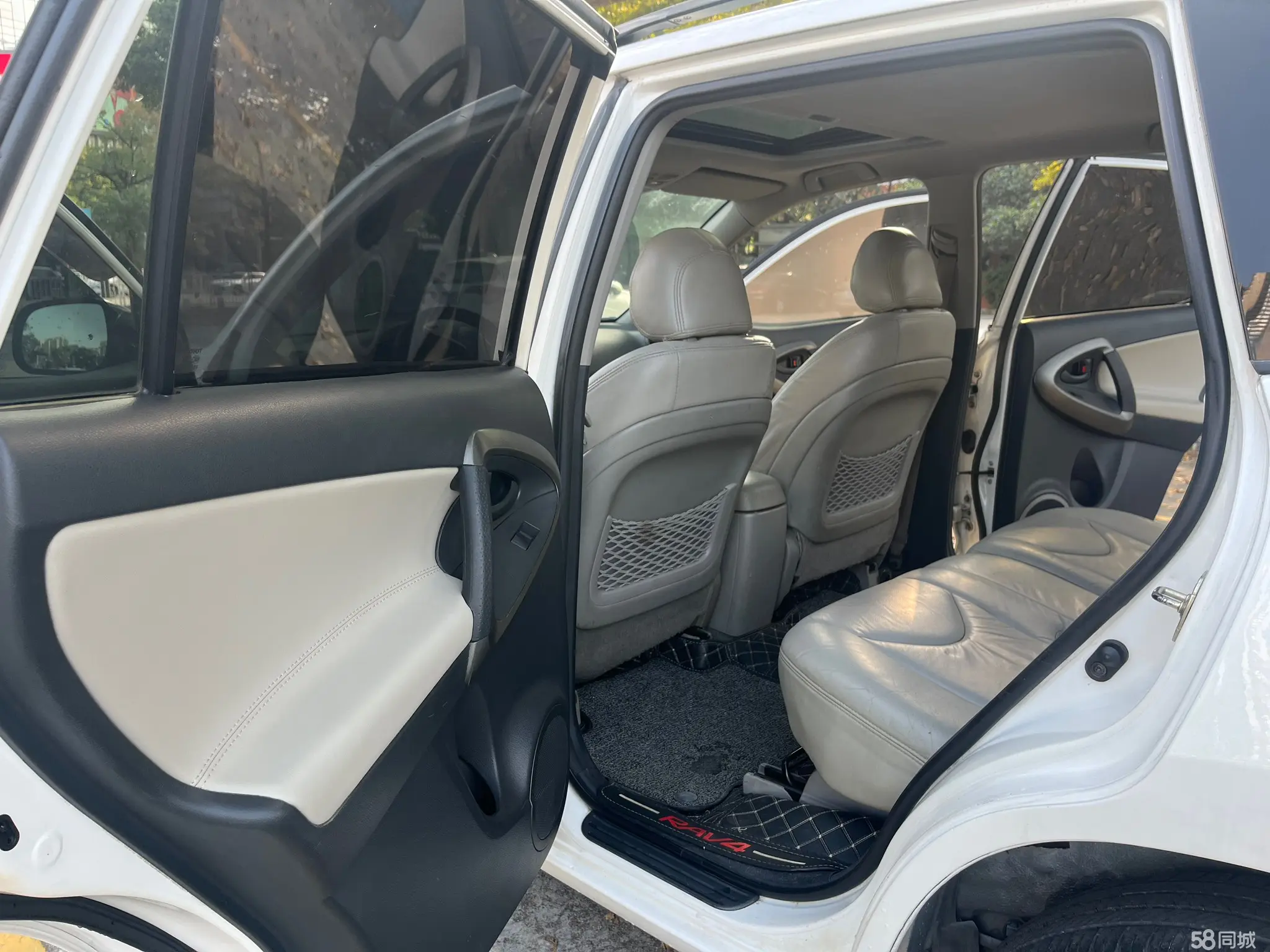 Toyota RAV4 2009 car image #8