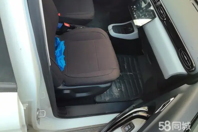 零跑汽车 零跑T03 2022 汽车图片 #8