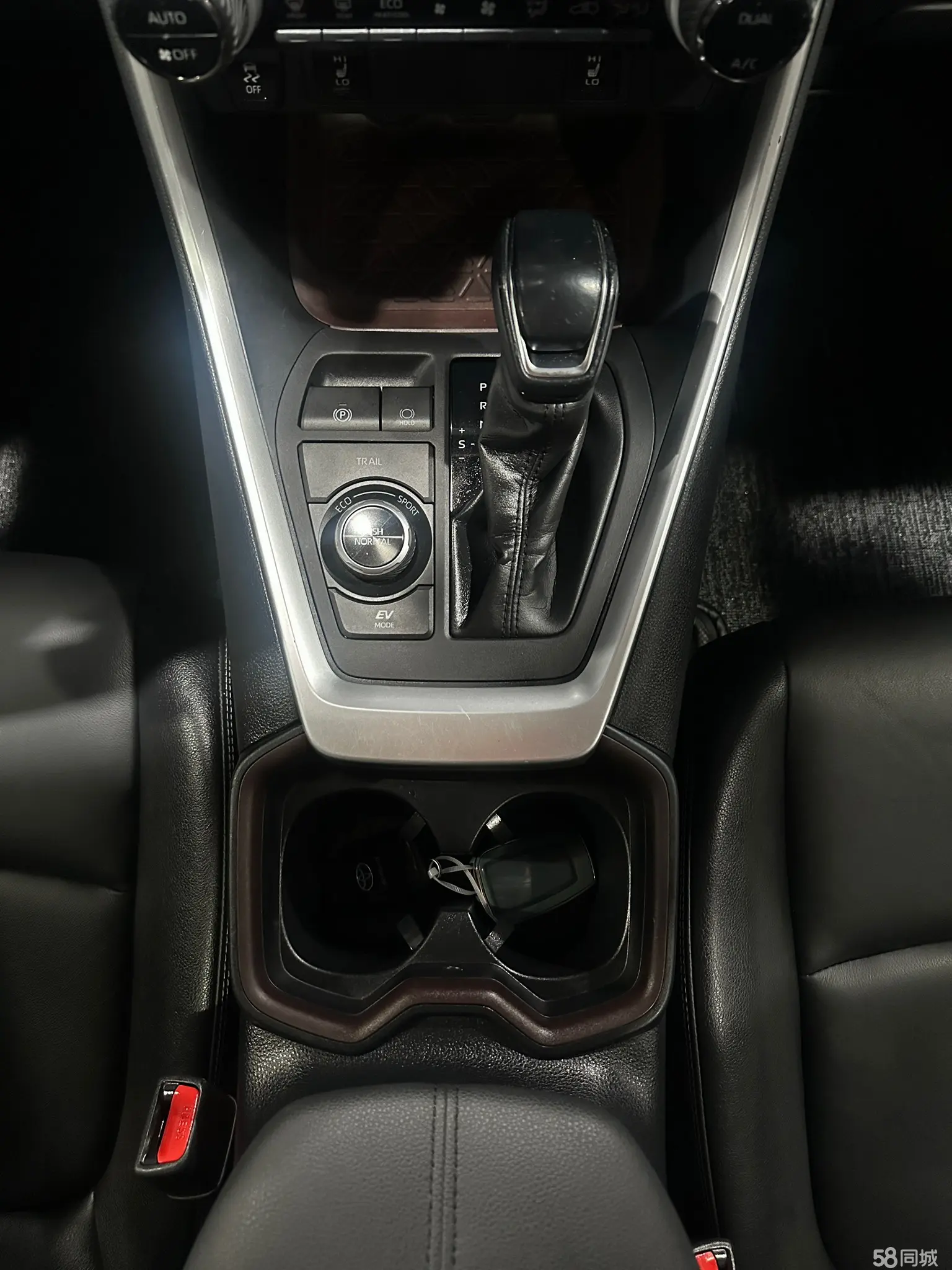 Toyota RAV4 2019 #8 Toyota RAV4 2019 car image #8