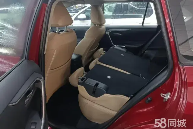 Toyota RAV4 2019 car image #8