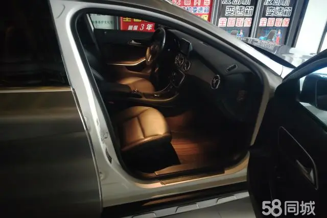 Mercedes-Benz GLA Class 2016 car image #8