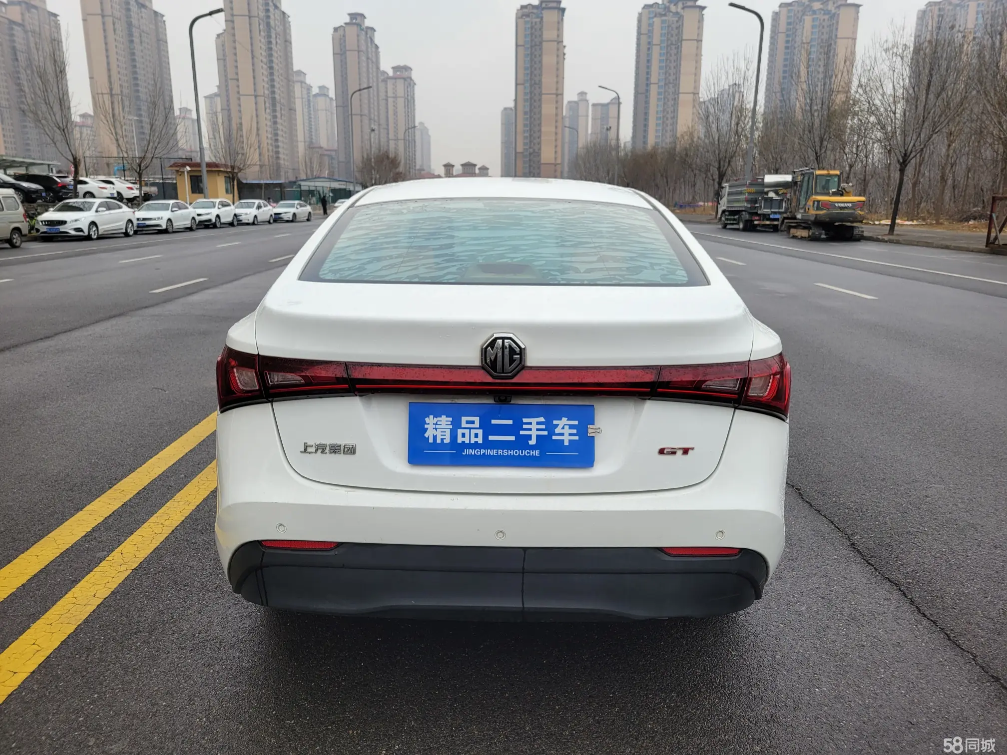 MG GT 2017 car image #8