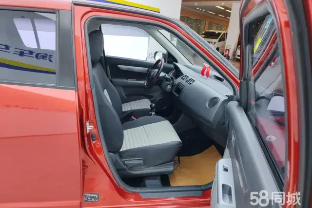 Suzuki Swift 2017 car image #8