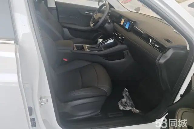 Roewe i5 2025 #8 Roewe i5 2025 car image #8