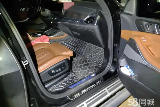 BMW X7 2023 car image #8