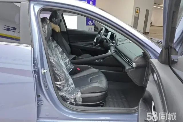 Hyundai Elantra 2025 car image #8
