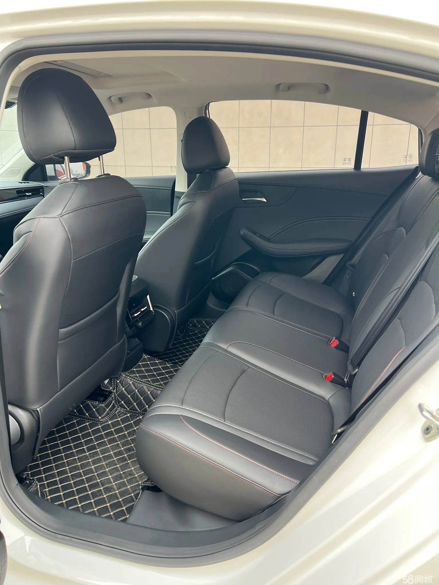 Roewe i5 2025 car image #8