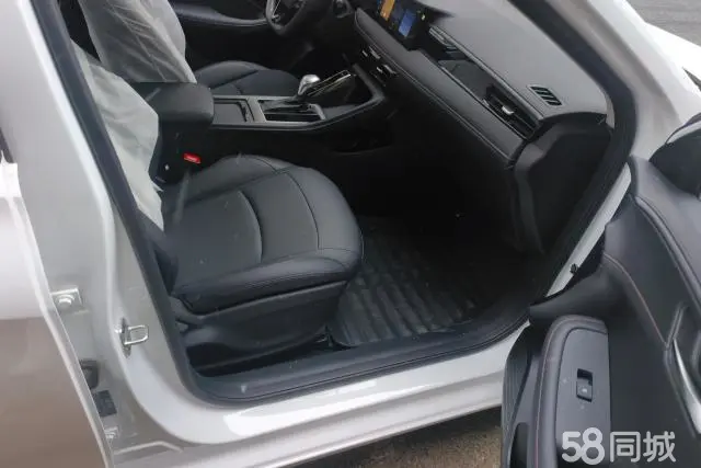 Roewe i5 2025 car image #8