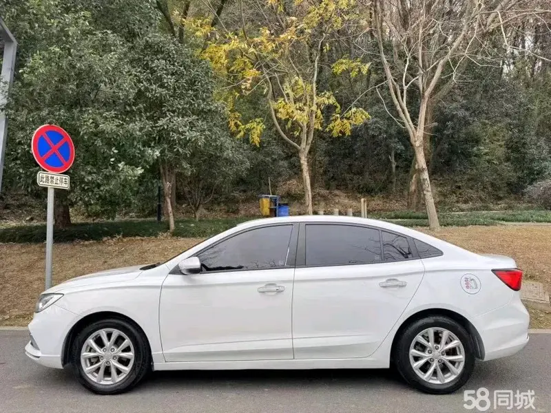 Roewe i5 2019 car image #8