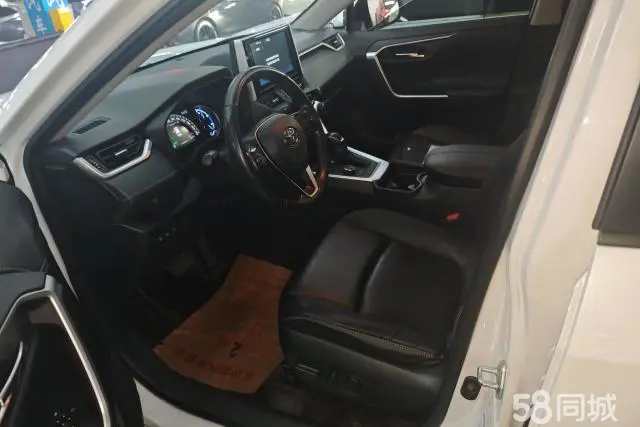Toyota RAV4 2021 car image #8