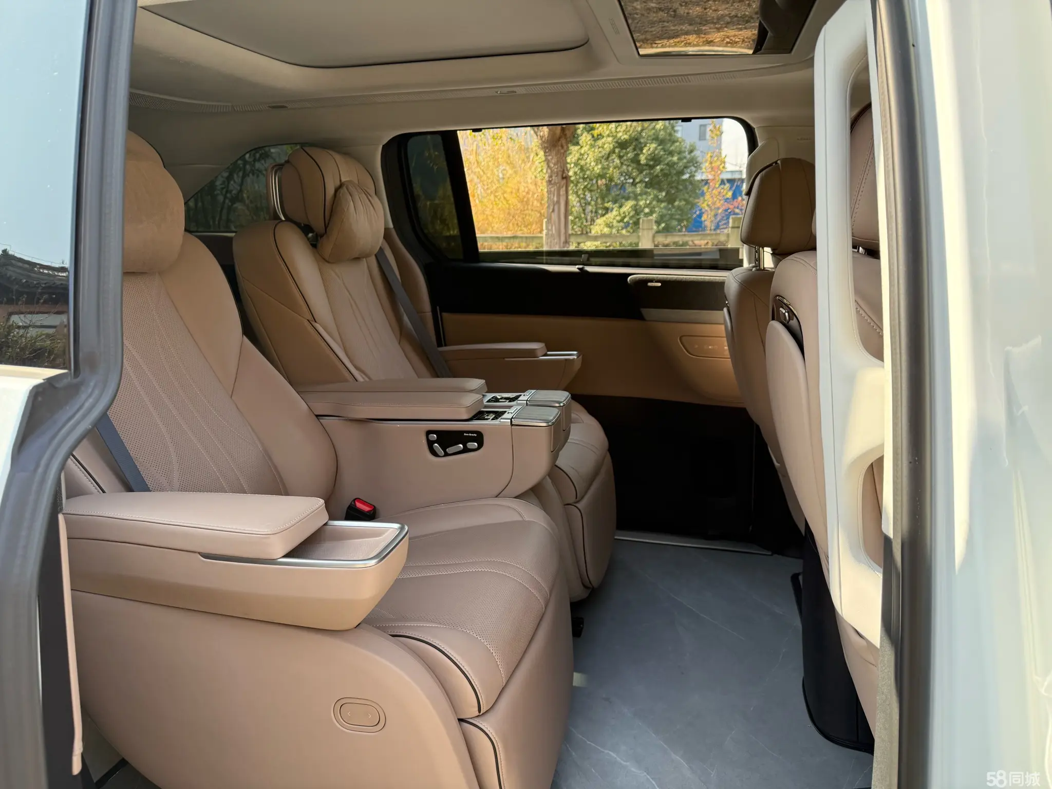 小鹏 小鹏X9 2024 汽车图片 #8