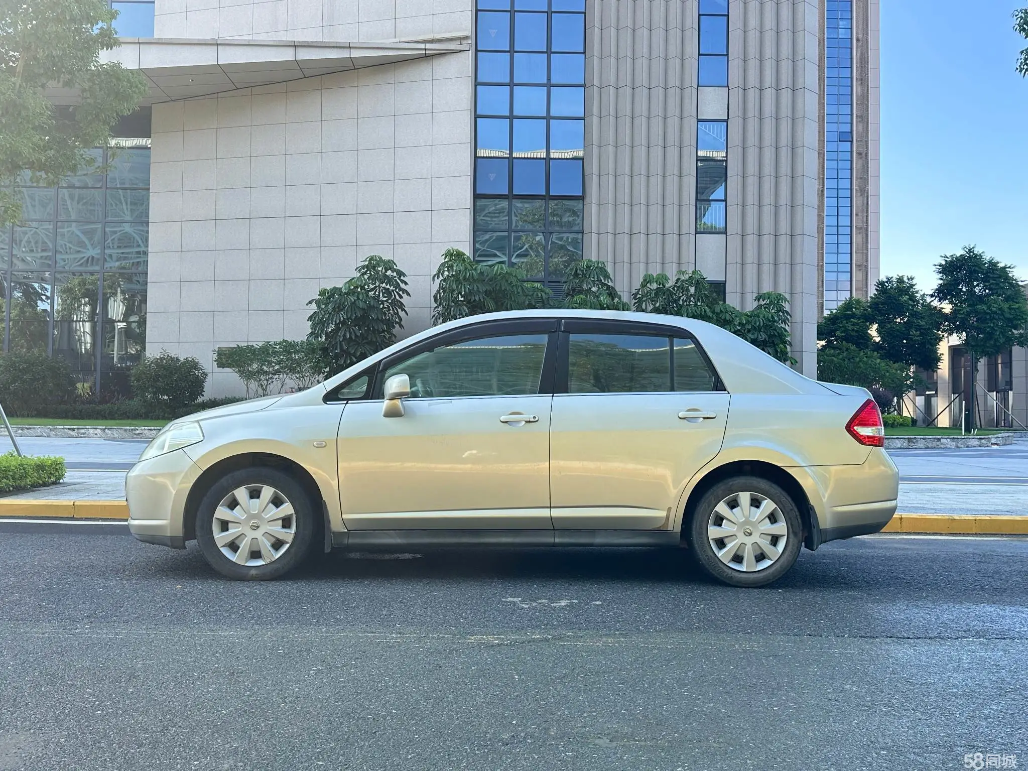 日产 颐达 2005 汽车图片 #8