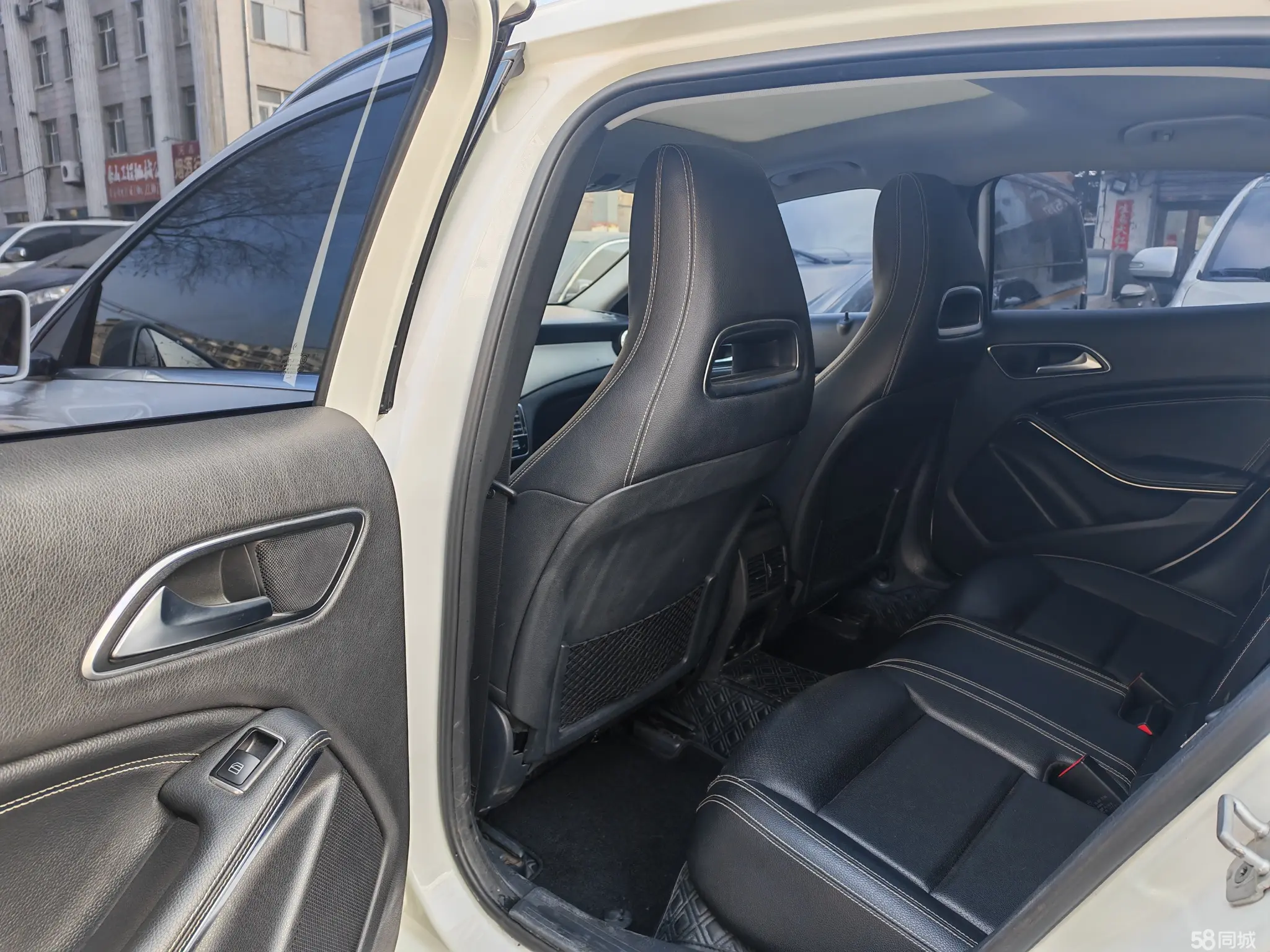 Mercedes-Benz GLA Class 2015 car image #8